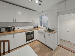 Photo 14- click for photo gallery